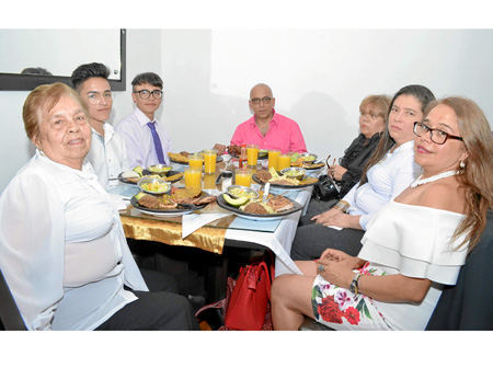 María Belén Arenas de Marín; Sergio Gutiérrez Soto; Juan Gutiérrez Soto; Juan José Rendón Marín, recibió el título de Bachiller 