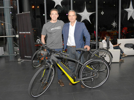 Santiago Botero Rincón, gerente general de Specialized Colombia, y Juan Sebastián Vélez, gerente comercial de Audi Eje Cafetero.