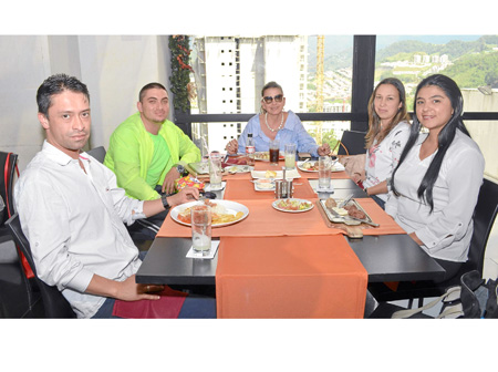 Carlos Pérez, Manuel Felipe Quintero Cano, Claudia Rivas Aristizábal, María Isabel Ehrmann Arboleda y Milena Ardila Valderrama.