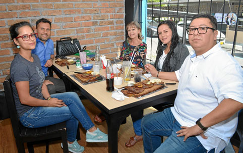 Vanessa Álvarez Arboleda, Andrés Mauricio Correa Gil, Luz Marina Gil Correa, Liseth Mariana Londoño Gil y Ómar Sandoval Labastid