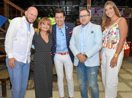 Carlos Mario Miranda, Esperanza Barbosa, Juan Carlos Giraldo, Jaime González e Isabela López, jurados del 47.º Reinado Internaci