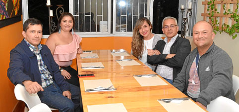 Manuel Millán, Vicky Torres, Margarita Arango, Carlos Aguilar y José Peláez.