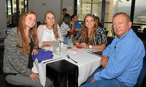 Fotos | José Fernando Tangarife | LA PATRIA Juanita Rivera Osorio, Ángela Osorio, Juliana Rivera Osorio y Julio Hernando Rivera 