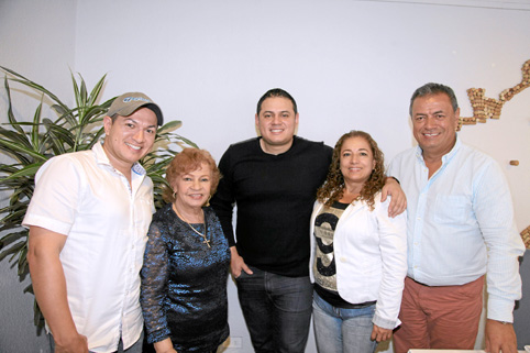 Cristian David Calderón, Miriam Zapata, Sebastián Calderón, Luz Estela Gómez y Germán Calderón.