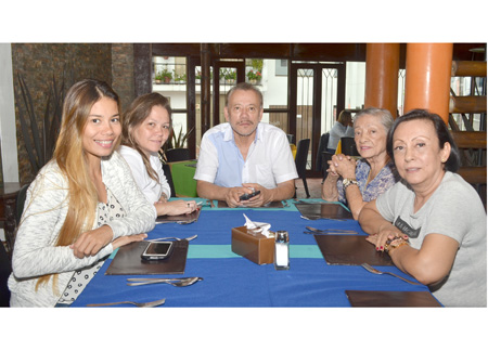 Foto | José Fernando Tangarife | LA PATRIA Gabriela Suárez Silvera, Dahianna Suárez Perafán, Jorge Suárez Osorio, Emma Osorio de