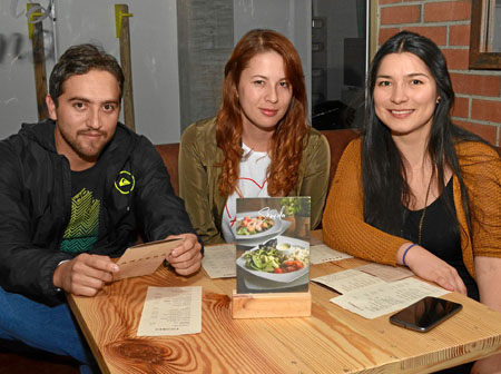 Hárrison García Torres, Ángela María Guevara Arredondo y Angélica Aristizábal Valencia.
