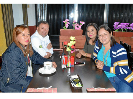 Sandra Villada Pinzón, del BYR Pereira; Luis Fernando López Gómez, del BYR Manizales; Claudia Patricia Villada Pinzón, del BYR P