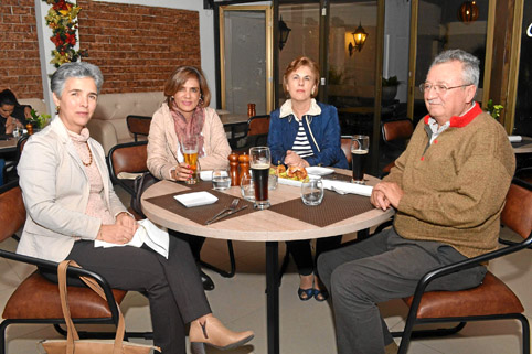 Foto | José Fernando Tangarife | LA PATRIA Patricia Vélez Arango, Martha Gómez Arango, Alba Lucía Vélez Arango y José Fernando R
