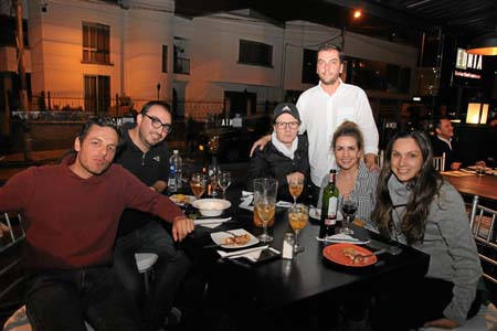 En el restaurante Ednia se reunieron Juan Felipe Arbeláez, Juan Carlos Londoño, Juan José Rueda, Édgar Miquel, Andrea Ramírez y 