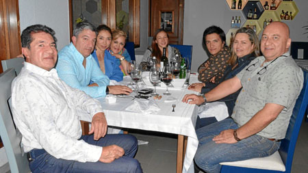 El título se usa como etiqueta emergente de ayuda cuando el usuario pasa el cursor por encima de la imagen.