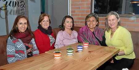 Myriam Becerra Bolívar, Cecilia Gómez Escobar, Aleyda Henao de Naranjo, Gladys Reinoso Troncoso y Clara Lucía Orozco Gómez.