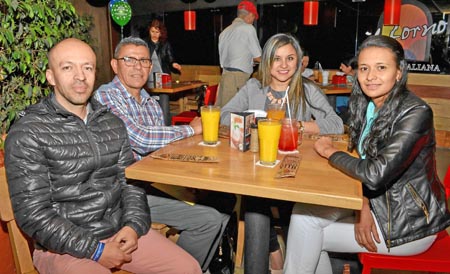 César Augusto Giraldo, Guillermo Galeano Orozco, Carolina Cañas Duque y Francia Siekavizza López.