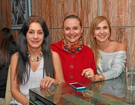 Nancy Ossa Gómez, María Teresa Jiménez Arango y Gloria Lucía Kihuan Giraldo.