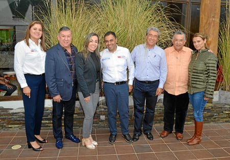 Diana Buitrago, delegada para registro; Juan Hernando Muñoz, vicepresidente de la Unión Colegiada de Notariado y Registro; Marth