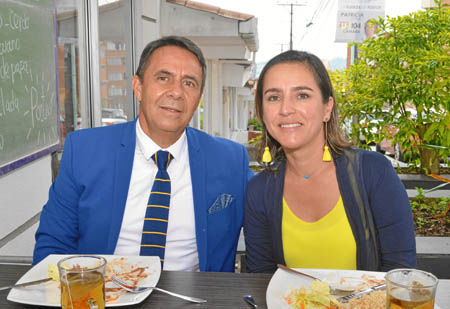 Carlos Manuel Zapata Jaimes y Sonia Cardona Agudelo se reunieron en un almuerzo en el restaurante Delizia.