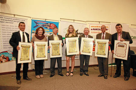 Los homenajeados en esta edición fueron: Julio César Orozco Salazar, Ana María Mesa Villegas, Orlando Castaño Céspedes, Andrea P