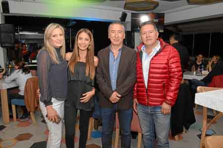 Gloria Ingrid Muñoz Henao, Laura Hoyos Muñoz, Jorge Muñoz Henao y Óscar Muñoz Henao.