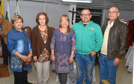 La familia de José Clareth Bonilla Cadavid recibió en su nombre el reconocimiento, porque él no pudo asistir por quebrantos de s