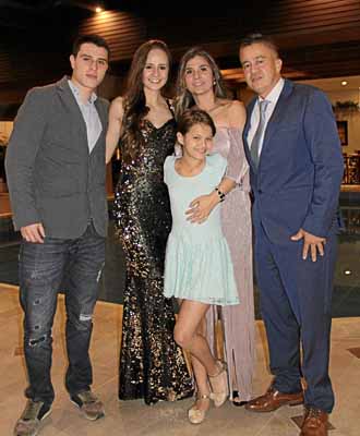 Tomás Cárdenas, Isabela Cárdenas, María Antonia Cárdenas, Liliana María García e Hildebrando Cárdenas.