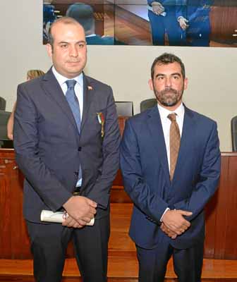 Jonathan Ballesteros Salazar, cónsul honorario de España para el Eje Cafetero, recibió la Gran Orden del Concejo en el grado de 