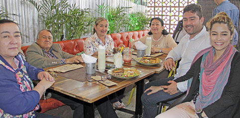 Olga Cecilia Alzate, Alirio de Jesús Montoya, María Blandina Alzate, Gloria Alzate, Andrés Fernando Montoya y Daniel Alzate.