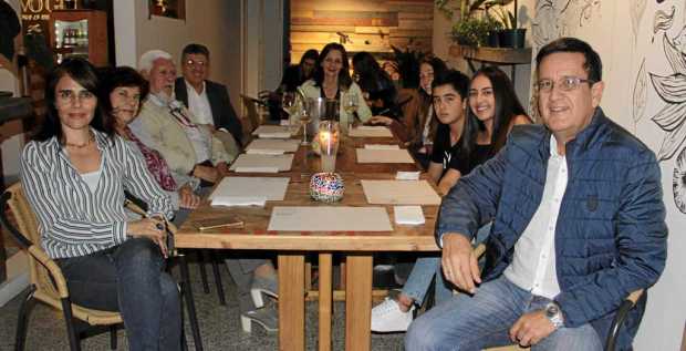 Lina María Trujillo, Fabiola Gálvez de Trujillo, Libardo Trujillo, Néstor Eugenio Ramírez, Luz Adriana Trujillo, Valeria Ramírez