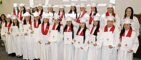 22 jóvenes recibieron el Certificado de Aptitud Ocupacional por Competencias como Técnico Laboral en Auxiliar de Enfermería. Lui