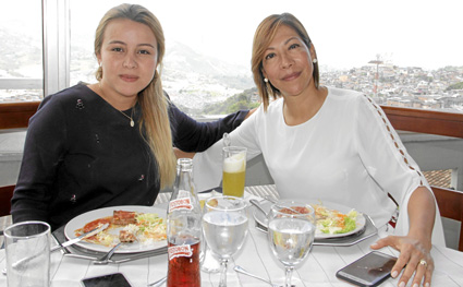 Gladys Galeano Martínez y Jennifer Cotacio Monsalve se reunieron por motivo de trabajo en el Club Manizales.