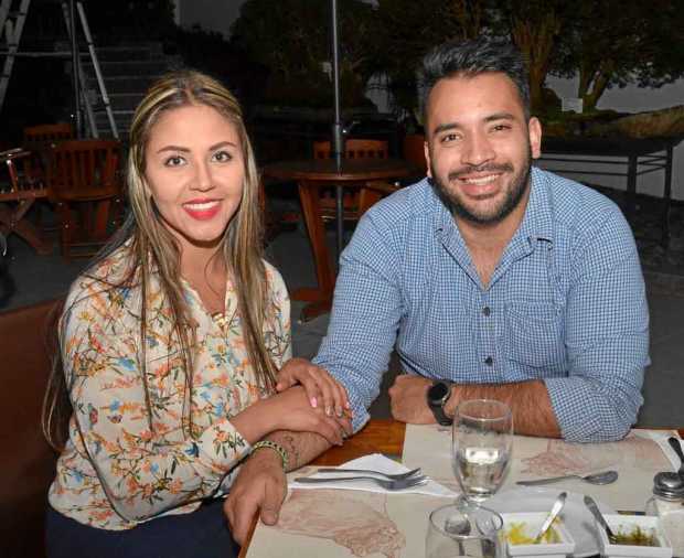 Fotos | José Fernando Tangarife | LA PATRIA Laura Gómez Hincapié y Felipe Carmona García se reunieron en el restaurante A la Leñ