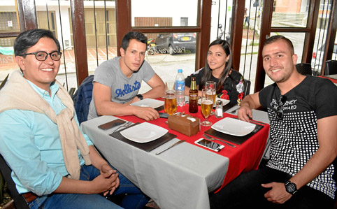 Juan Camilo Castellanos Corredor, Jefferson Rivera Castañeda, Natalia Martínez Pérez y Cristian Beltrán Escucha.