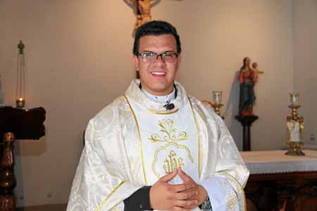 El sacerdote Nelson David Gómez Berruecos, celebró su primera misa el 6 de mayo.