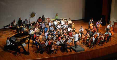 La agrupación estuvo dirigida por el maestro Óscar Fernando Trujillo.