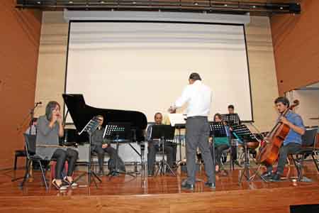 Ensamble de Música Contemporánea de la Universidad de Caldas, que dirige el maestro Yovanny Betancur.