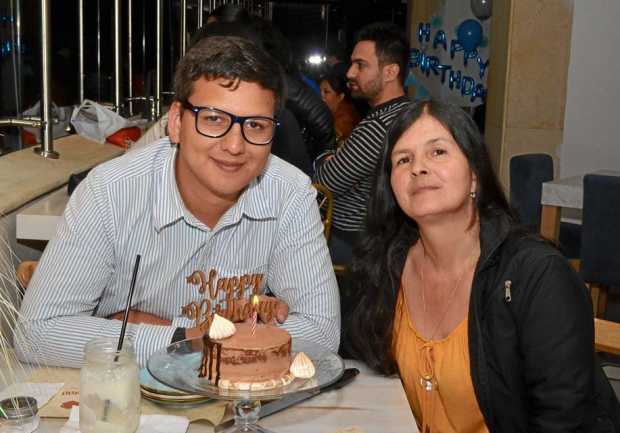 Fotos | José Fernando Tangarife | LA PATRIA John Jairo Palacio López ofreció una comida en el restaurante La Azotea Rooftop, par