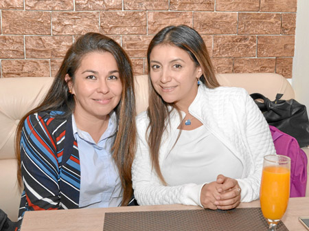 Carolina Beltrán Carranza y Laura Lozano Bernal se reunieron en una comida en el restaurante L’Angevin. 
