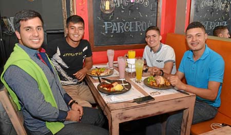 Daniel Gallego López, Edison Córdoba Figueroa y Santiago Mejía Bernal y Santiago Franco Gallego.