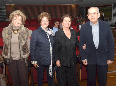 Esther Sierra Botero, Raquel Sierra Botero, Dora Jiménez de Arango y José Arango Orozco