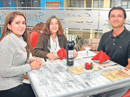Yamileth Andrade Arango, Clara Helena González Correa y Juan Carlos Carmona Hernández.