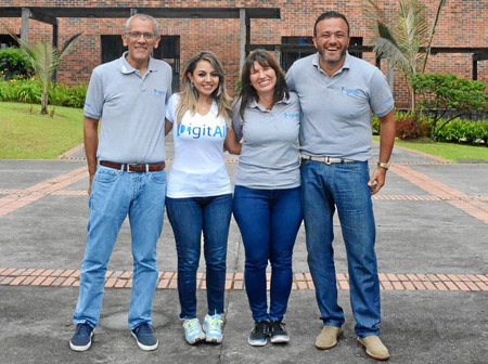 David Colmenares Spence, presidente de Allianz; Ana María Palacio Gómez, gerente de la sucursal Manizales; Liliana Franco Vega, 