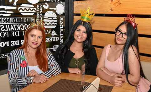 Andrea Valencia García, Laura Sofía Carvajal Valencia y Alejandra Arias Manrique.
