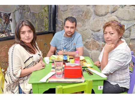 Carolina Orozco Gómez, Andrés Hernández Castrillón y Saturia Gómez Castrillón.