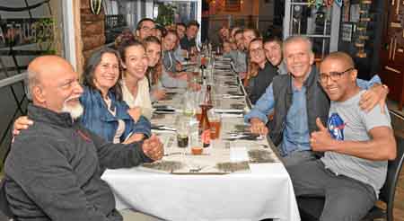 Foto | José Fernando Tangarife | LA PATRIA Amigos que se reunieron en la comida.