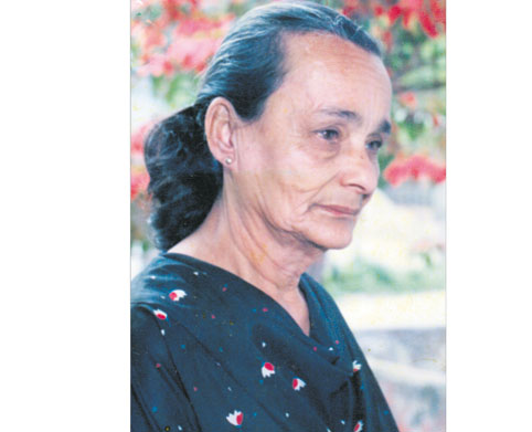 Gracias madre mía por haber estado a  mi lado, gracias madre por dejarme esos bellos recuerdos, porque cerrando mis ojos yo te v