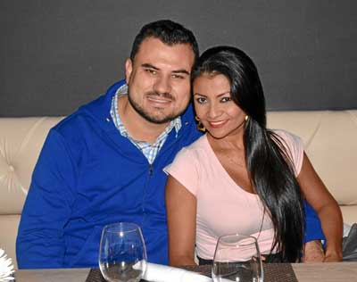 David Rodríguez Rueda y Marisayeth Cabrera Soto compartieron en una comida en el restaurante L’Angevin.