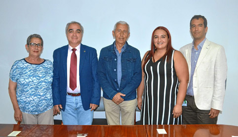 Nasha Bourashed; Alejandro Ceballos Márquez, rector de la Universidad de Caldas; Javier de Jesús Hurtado Sánchez; José Fernando 