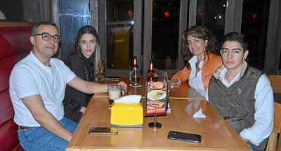 Carlos Jáder Henao, Sara Henao Serna, Amparo Serna López y Miguel Henao Serna.