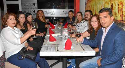 Emma Gil Rendón, Juanita Bustamante Franco, María José Bustamante Franco, Mónica Franco Castaño, Alejandro Franco Castaño, Zorai