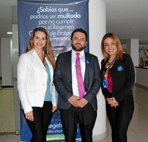 Diana Marcela Cárdenas García, comunicadora social de Registra; Darío Andrés Henao Arias, gerente Registra, y Luz Ensueño Moncad