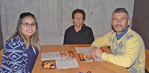 Mariana Posada Villa, Libia Castrillón de Castro y John Freddy Cilla Castro comieron en el restaurante Il Forno.
