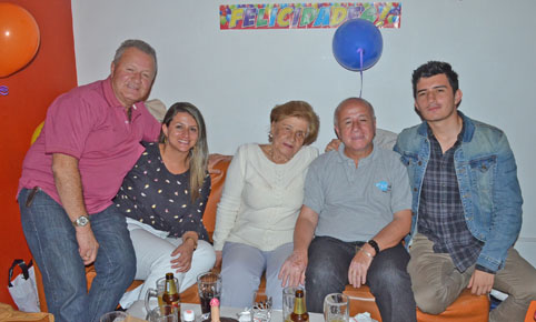 Carlos Giraldo Giraldo, Valentina Giraldo Carmona, Blanca Marín de Cardona, Néstor Carmona Marín y Jerónimo Giraldo Durán.